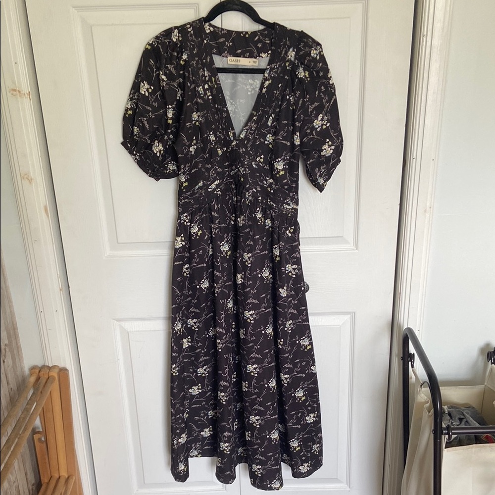 Oasis Black and White Puff Sleeve Midi Sundress